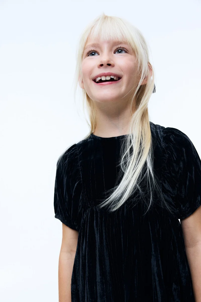 اتش اند ام فستان من المخمل الناعم